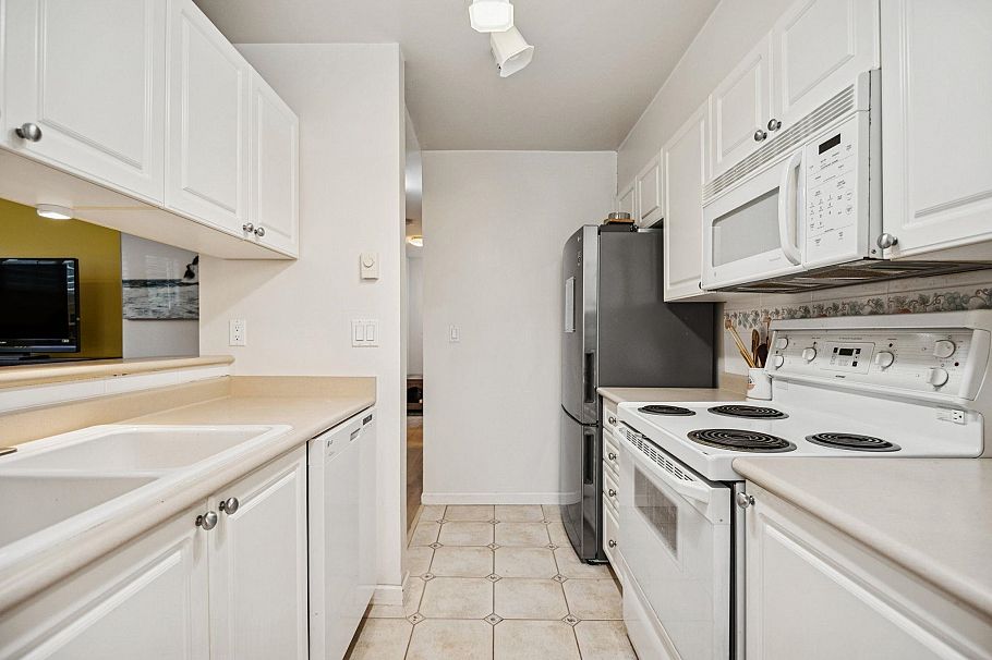 206 2490 W 2nd Avenue Vancouver, BC - 4