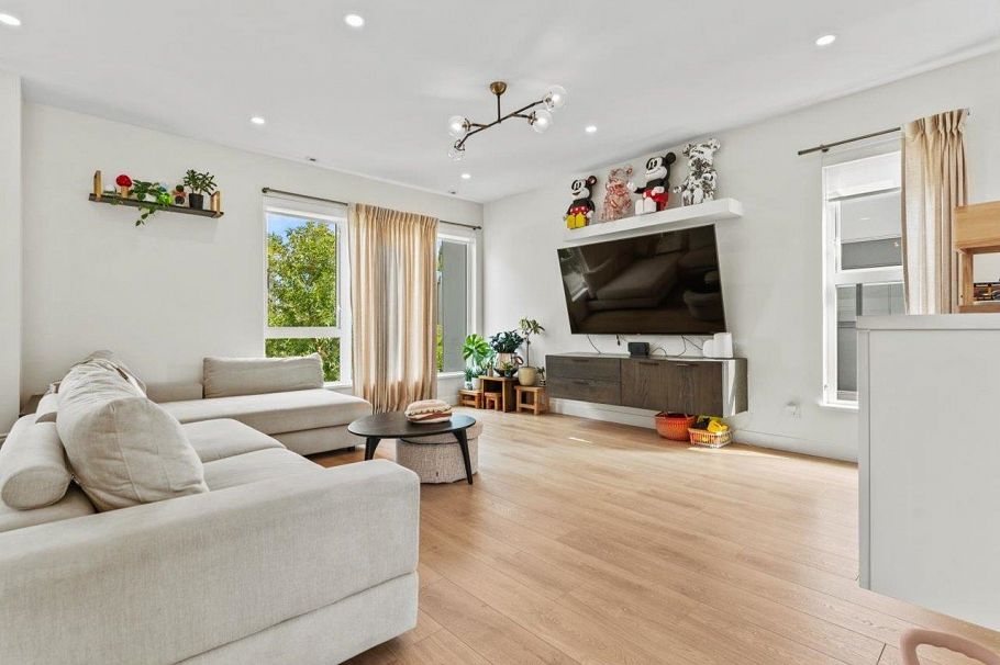 66 3597 Malsum Drive North Vancouver, BC - 1