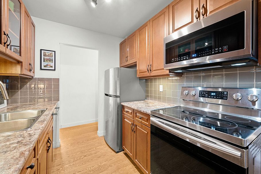 304 319 E 7th Avenue Vancouver, BC - 9