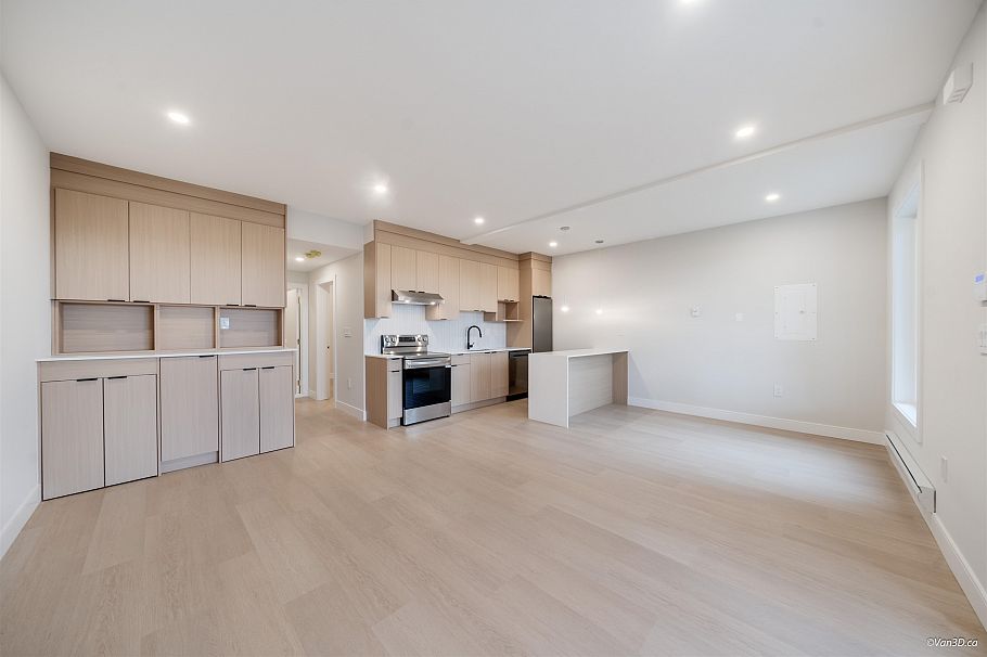 971 Adderley Street North Vancouver, BC - 35