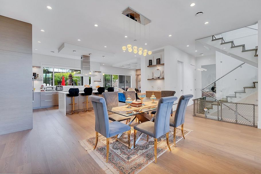 440 W Queens Road North Vancouver, BC - 4