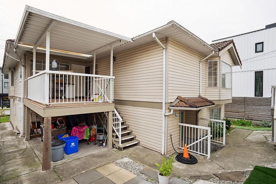 612 E 3rd Street North Vancouver, BC - 12