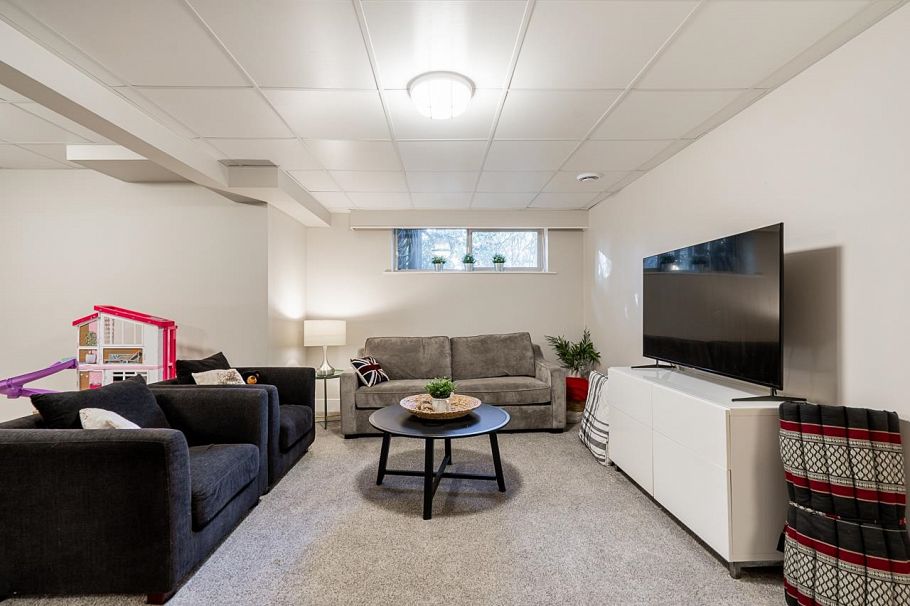 2076 Purcell Way North Vancouver, BC - 27