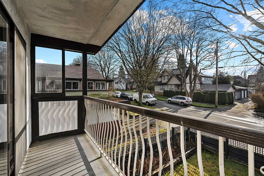 1181 E 24th Avenue Vancouver, BC - 12