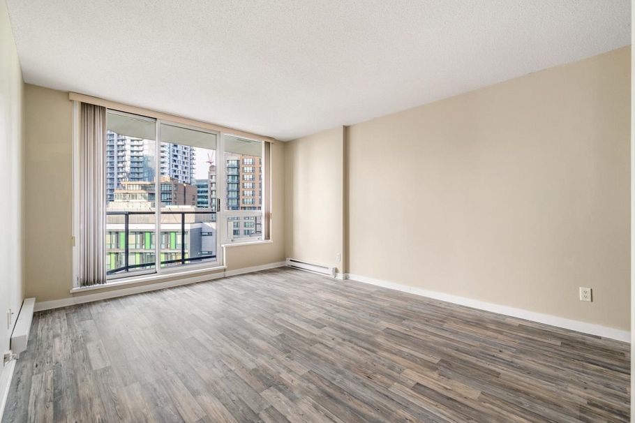 1606 1212 Howe Street Vancouver, BC - 2