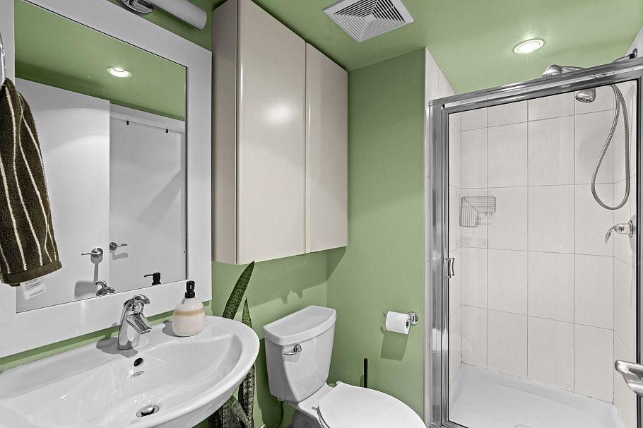 807 683 W Victoria Park North Vancouver, BC - 17