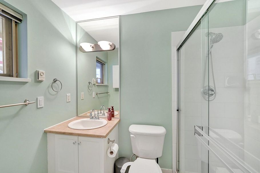 36 3855 Pender Street Burnaby, BC - 24