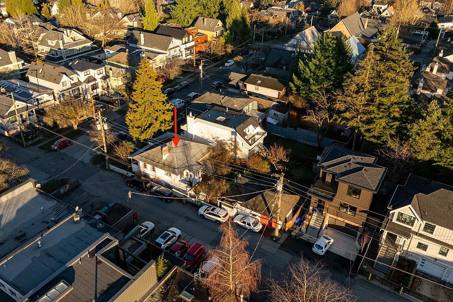 228 E 26th Avenue Vancouver, BC - 36