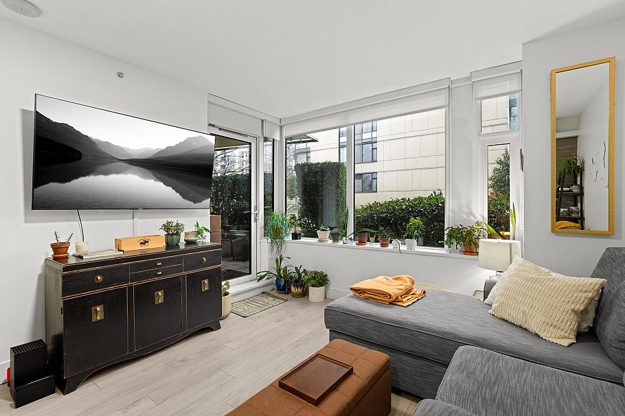 205 1550 Fern Street North Vancouver, BC - 11