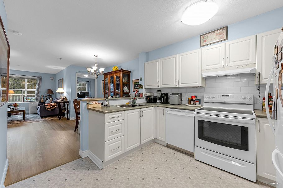 202 960 Lynn Valley Road North Vancouver, BC - 10