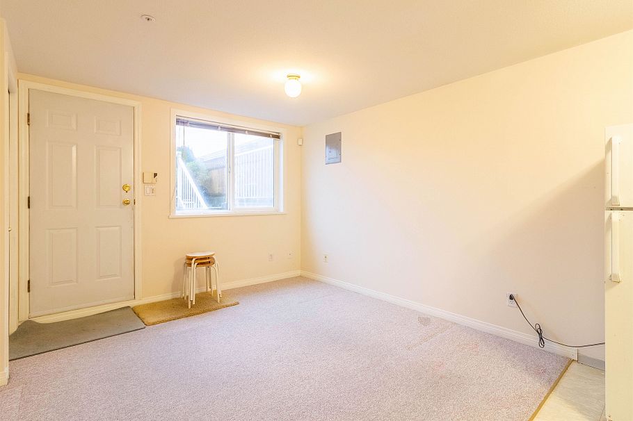 2468 E 4th Avenue Vancouver, BC - 24