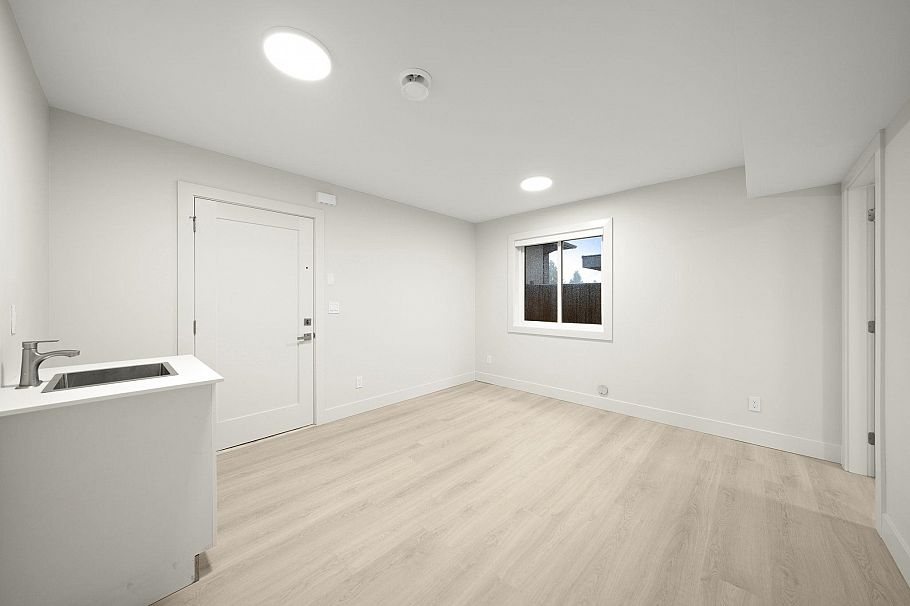 3 3881 Hurst Street Burnaby, BC - 21