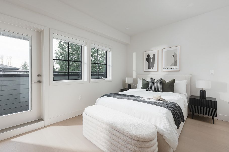 2134 E 10th Avenue Vancouver, BC - 12