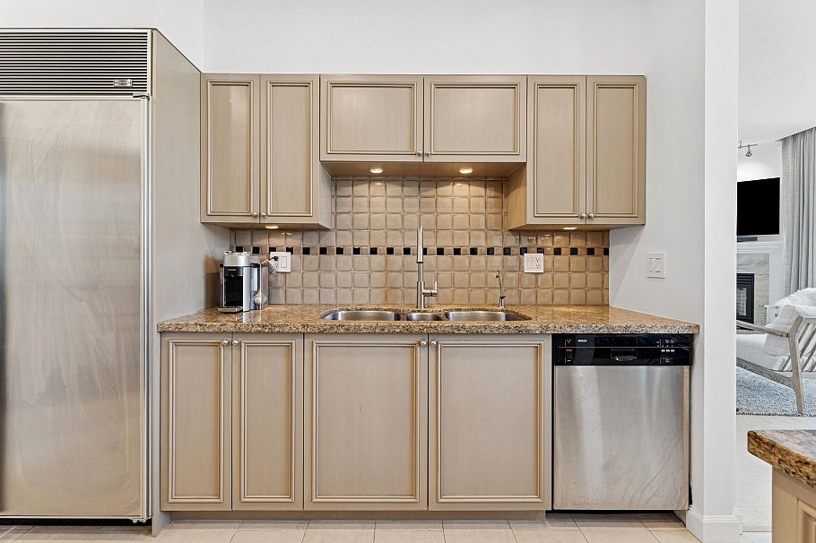 103 323 Jervis Street Vancouver, BC - 12