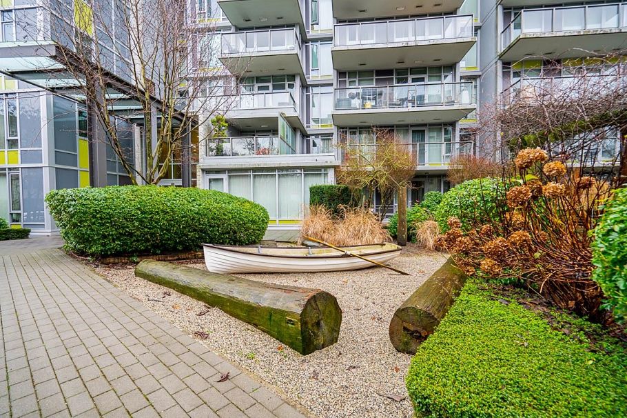 207 3162 Riverwalk Avenue Vancouver, BC - 5