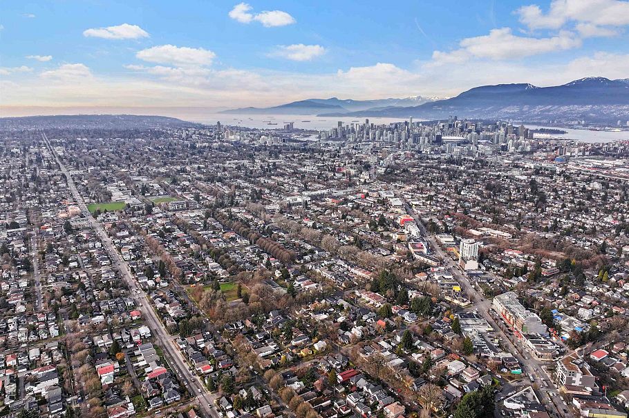 1181 E 24th Avenue Vancouver, BC - 39