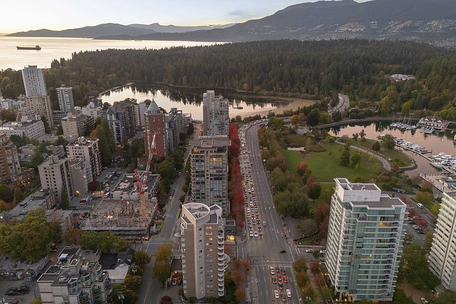 201 1788 W Georgia Street Vancouver, BC - 39