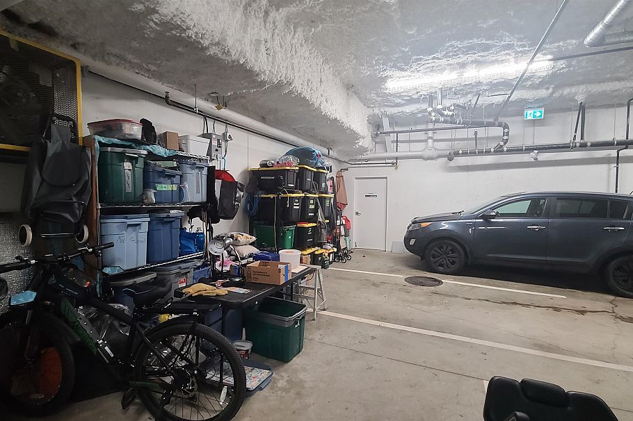 901 E Broadway Street Vancouver, BC - 15