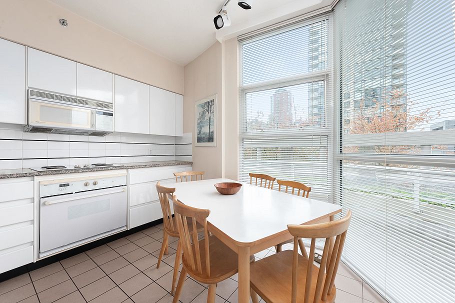 201 1788 W Georgia Street Vancouver, BC - 10