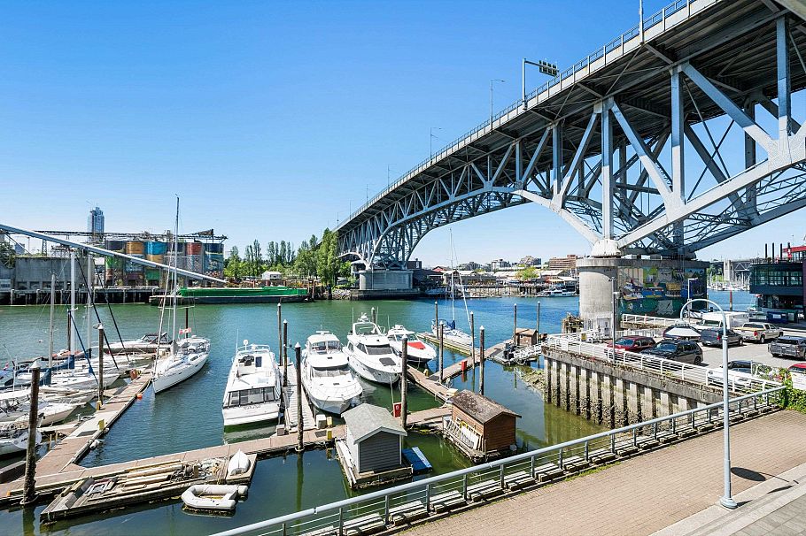 203 628 Kinghorne Mews Vancouver, BC - 7