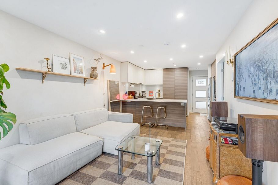 203 3456 Commercial Street Vancouver, BC - 7