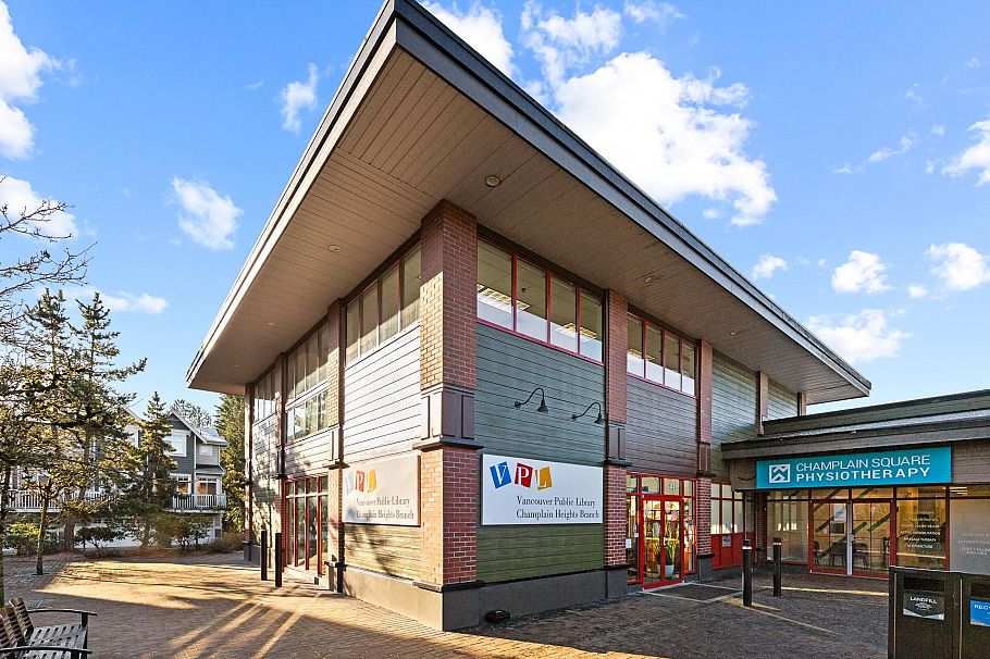 417 7089 Mont Royal Square Vancouver, BC - 30