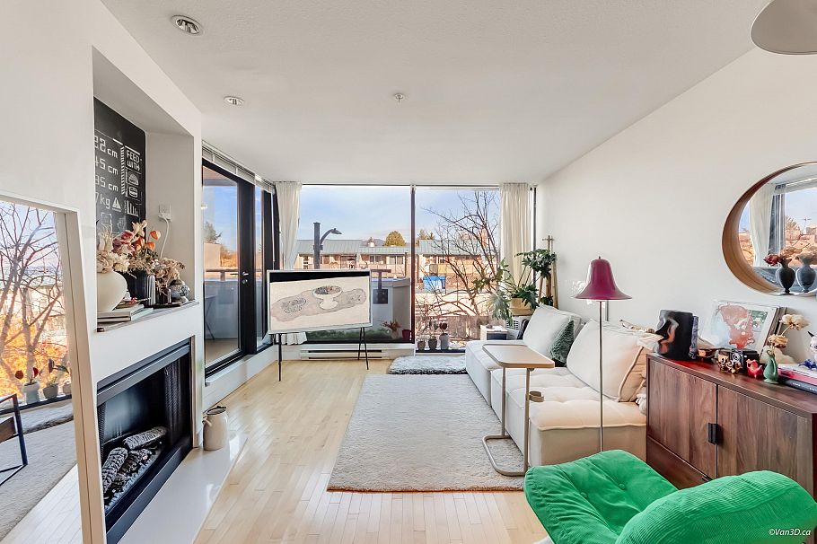 304 2525 Blenheim Street Vancouver, BC - 2