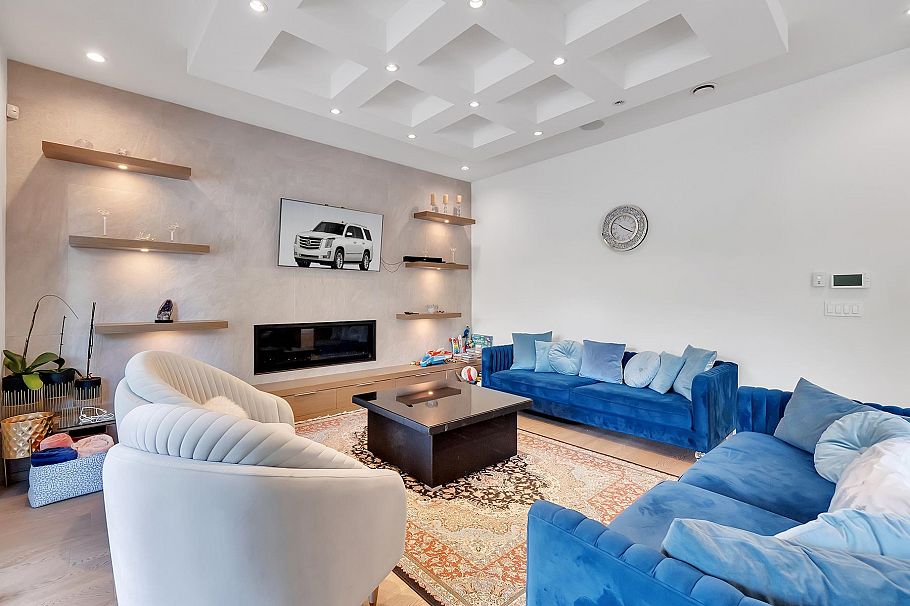 440 W Queens Road North Vancouver, BC - 18