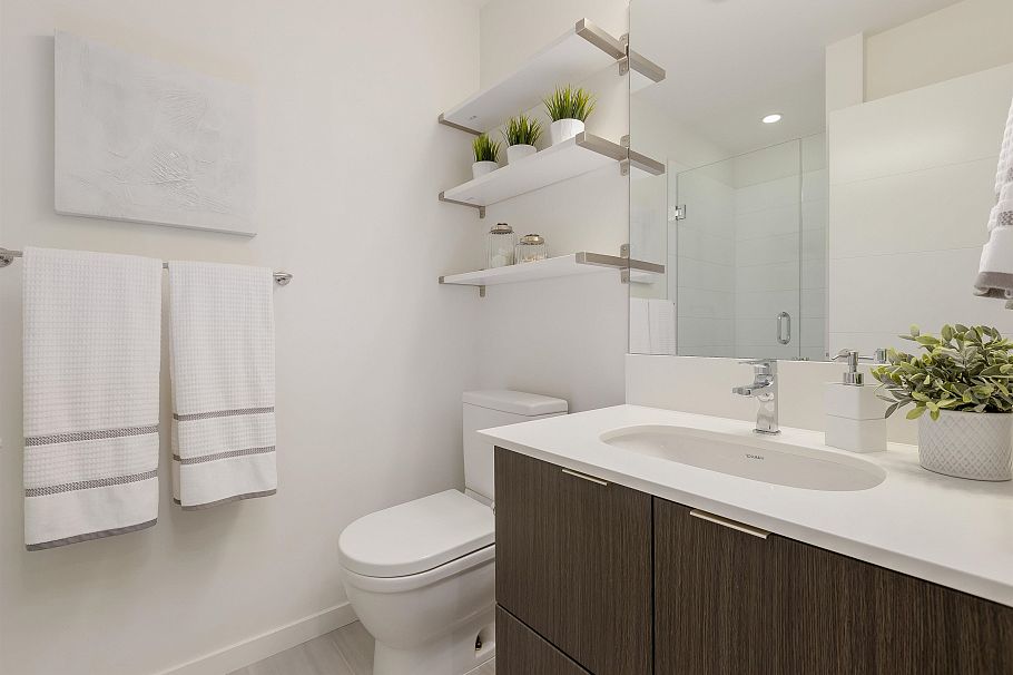 407 733 W 3rd Street North Vancouver, BC - 16