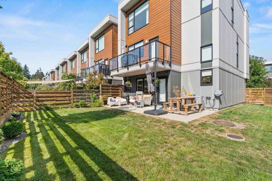 66 3597 Malsum Drive North Vancouver, BC - 31