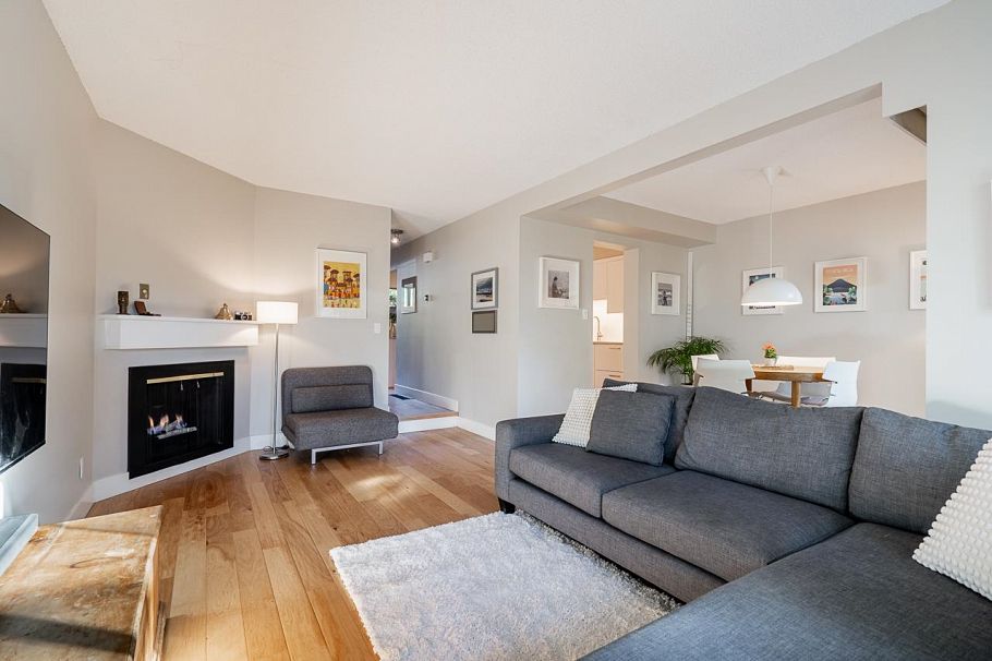 2076 Purcell Way North Vancouver, BC - 9