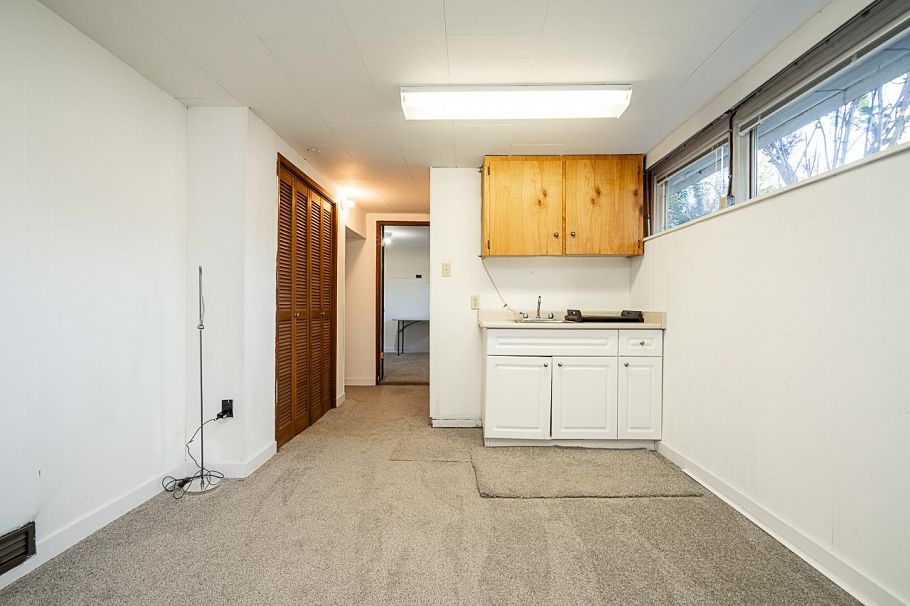 4862 Queensland Road Vancouver, BC - 27