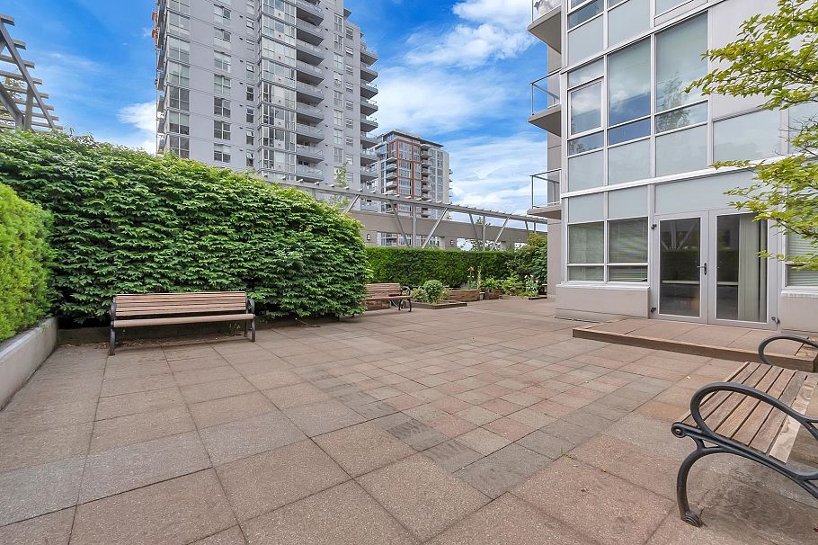 1403 120 W 16th Street North Vancouver, BC - 25