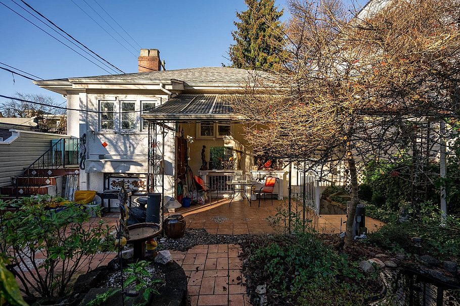 228 E 26th Avenue Vancouver, BC - 29