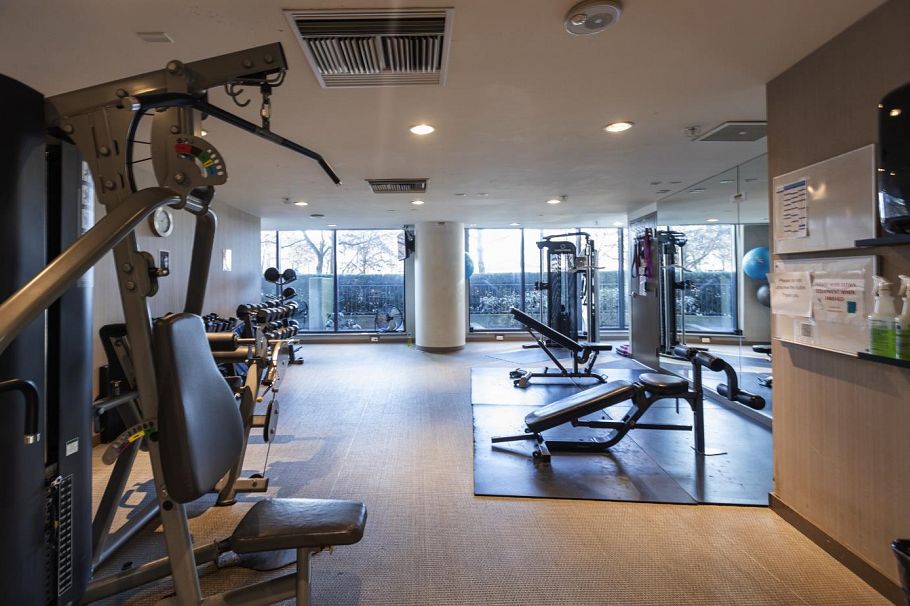 305 8 Smithe Mews Vancouver, BC - 22