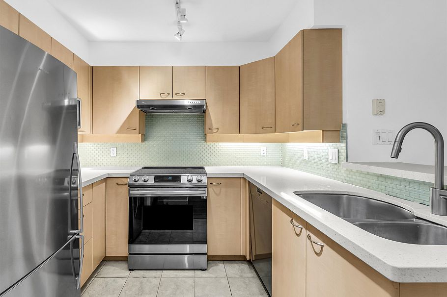 207 1990 Dunbar Street Vancouver, BC - 16