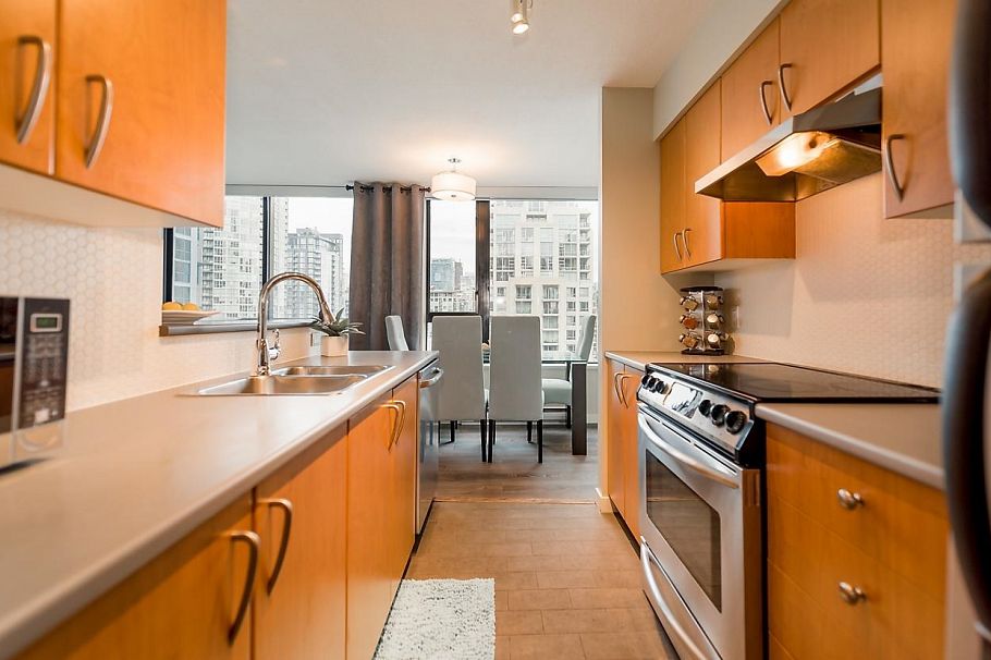 1801 1295 Richards Street Vancouver, BC - 5