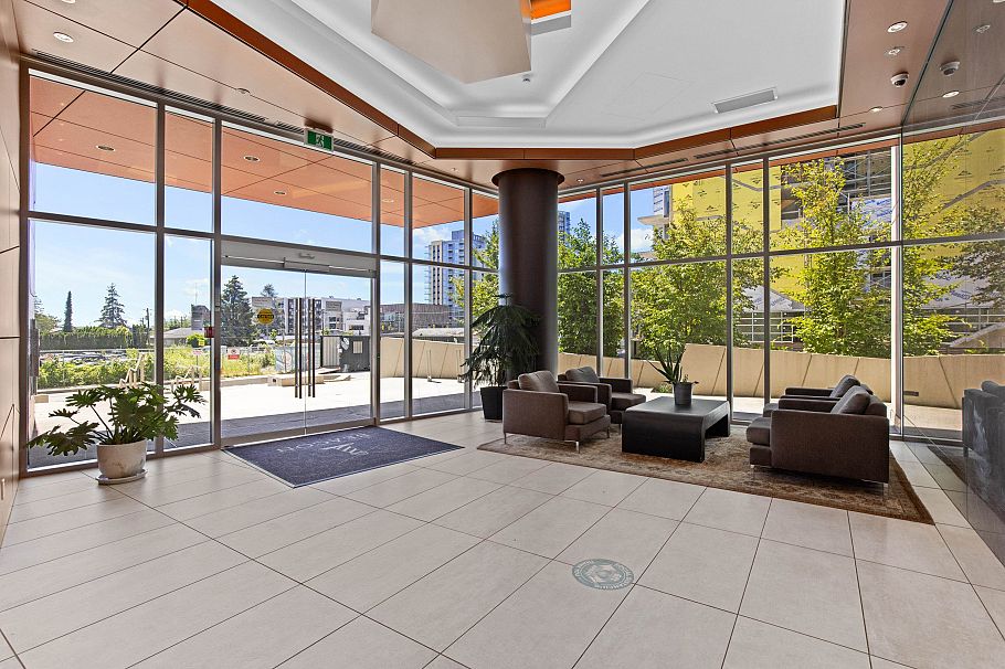 205 1550 Fern Street North Vancouver, BC - 3