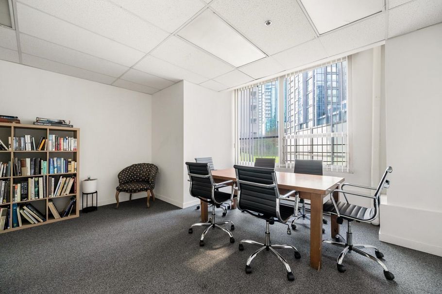 1606 1212 Howe Street Vancouver, BC - 16