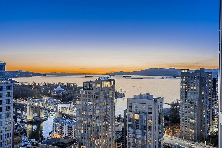 2703 1455 Howe Street Vancouver, BC - 16