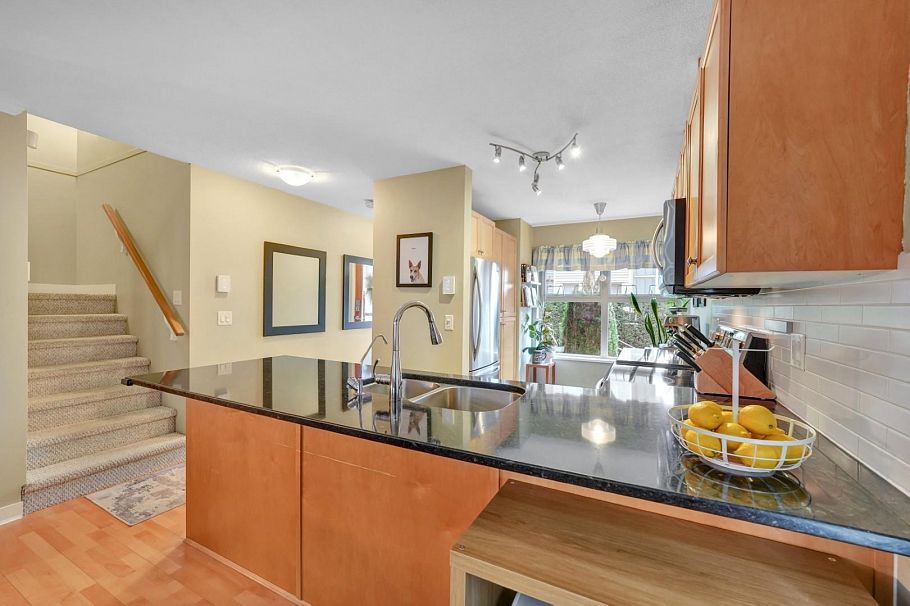 36 3855 Pender Street Burnaby, BC - 3