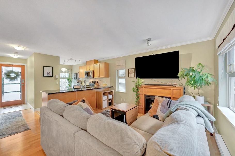 36 3855 Pender Street Burnaby, BC - 11