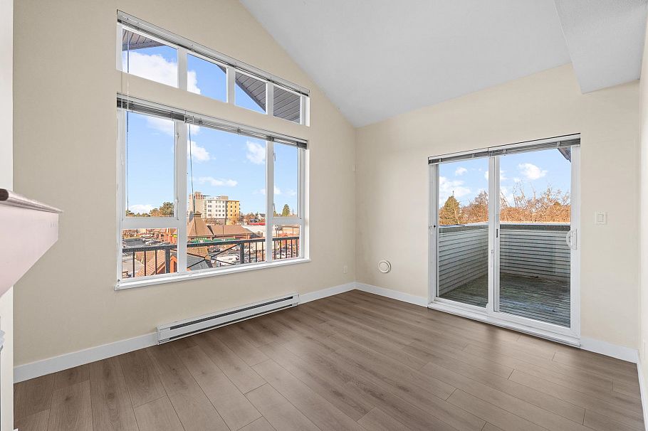 417 7089 Mont Royal Square Vancouver, BC - 10