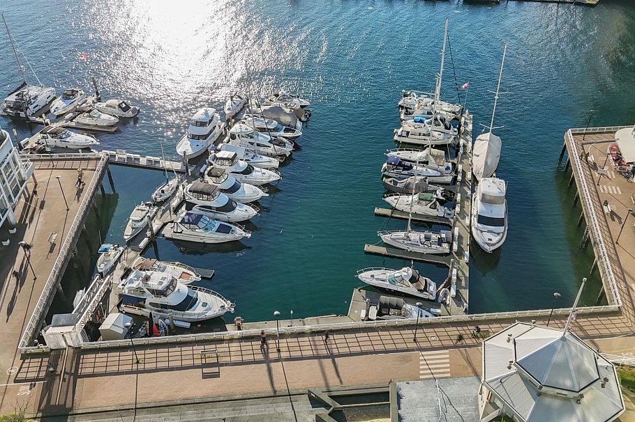 302 1008 Beach Avenue Vancouver, BC - 32