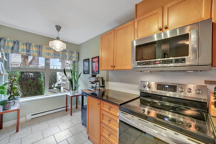 36 3855 Pender Street Burnaby, BC - 5