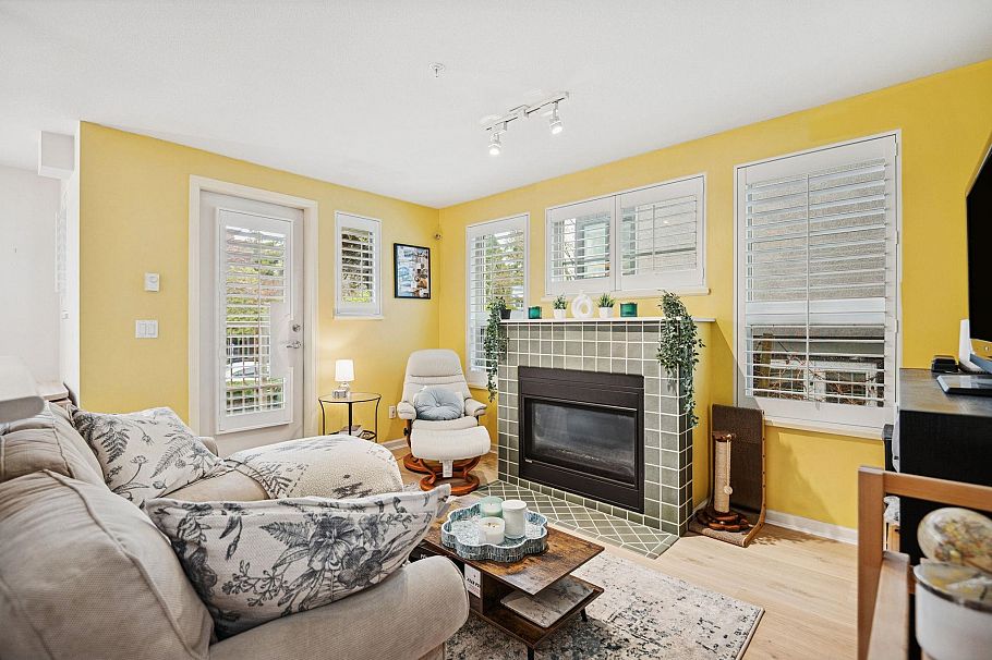 206 2490 W 2nd Avenue Vancouver, BC - 2