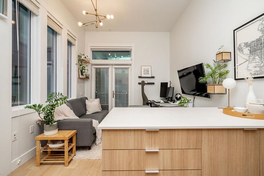 533 E 16 Avenue Vancouver, BC - 2