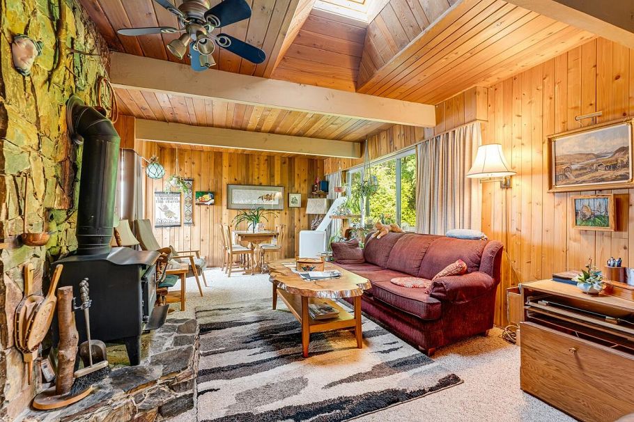 1689 Peters Road North Vancouver, BC - 4