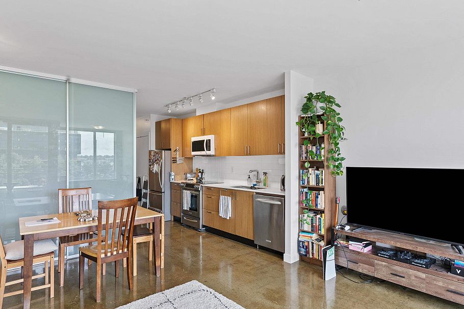 617 221 Union Street Vancouver, BC - 9