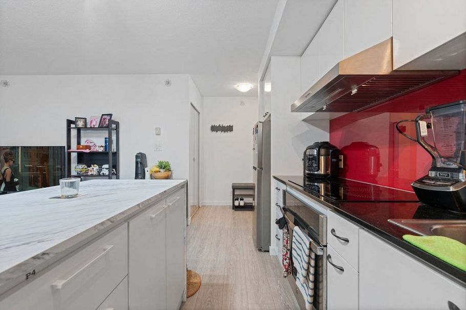 2205 111 W Georgia Street Vancouver, BC - 6